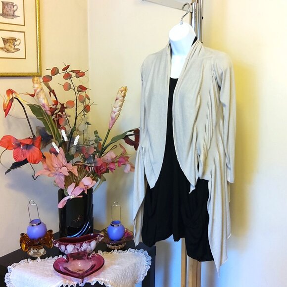 NWOT Princess Goes Hollywood Women's High Quality Silver Cardigan Sweater Jacket - Picture 3 of 8